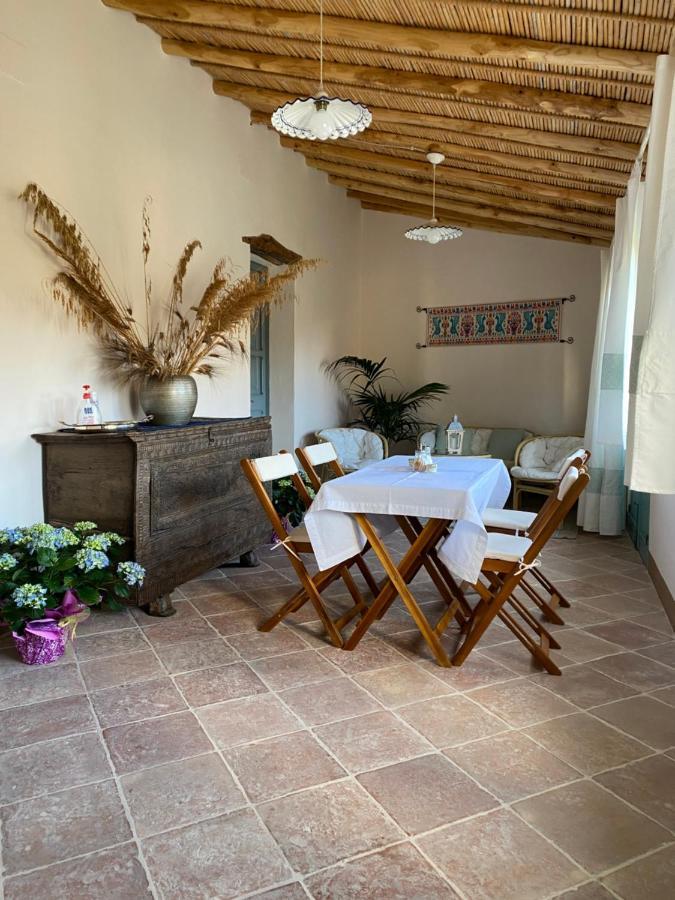 B&B Su Strintu Tuili Exteriör bild