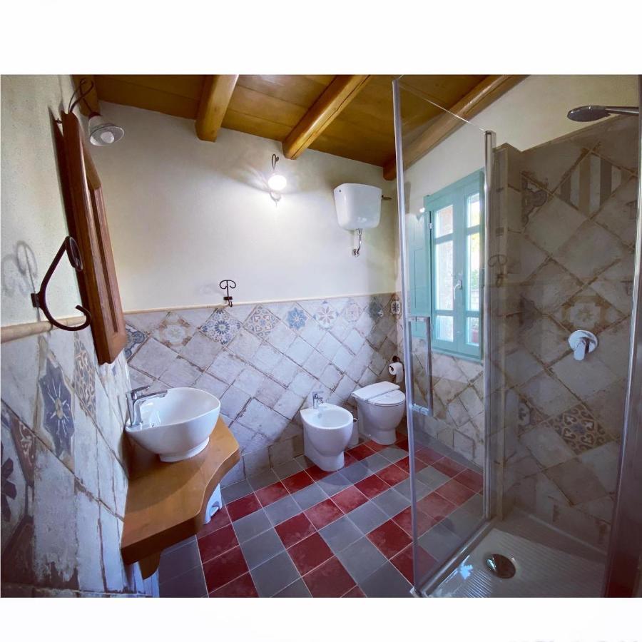 B&B Su Strintu Tuili Exteriör bild